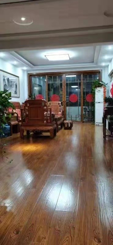 精装修复式顶加阁楼
