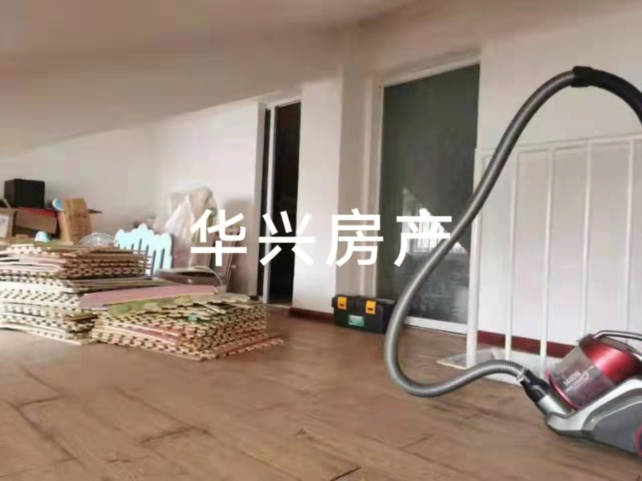 广场附近!顶加阁出售