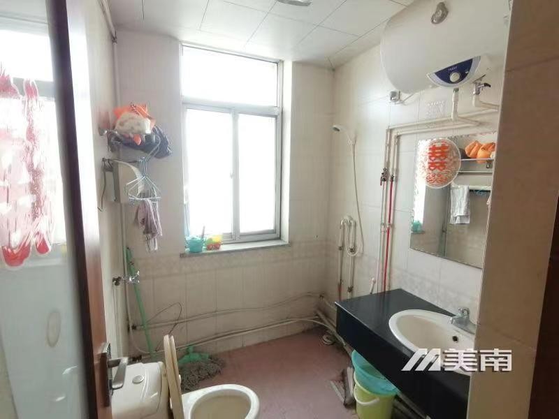 3一小实验中学学区学区,教育路小区,三室精装,仅售48万