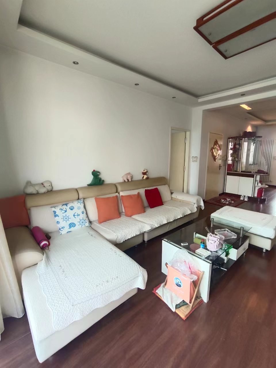 3一小学区精装三室,黄金楼层,带小房带车库,拎包入住,仅售76万