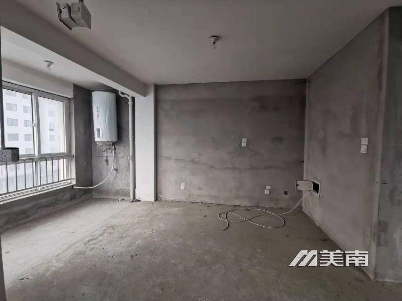 3明德嘉苑电梯好楼层,毛坯三室室,仅售66万