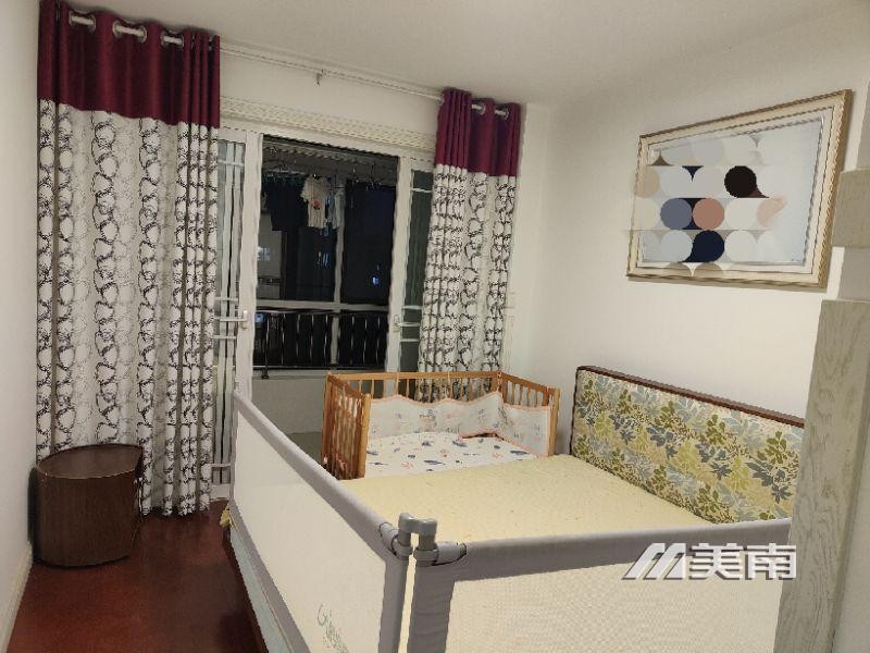 3安邦名人家园,电梯好楼层,因房东工作调动诚心出售