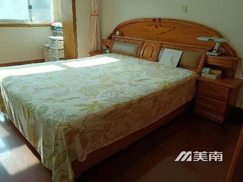 出门广场 黄金楼层 汇泉花园A区实木装修!57万6