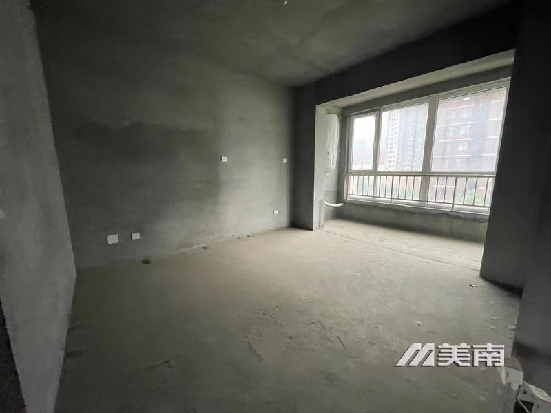 3降价急售怡和花园电梯房,毛坯三室两卫,62万包大税