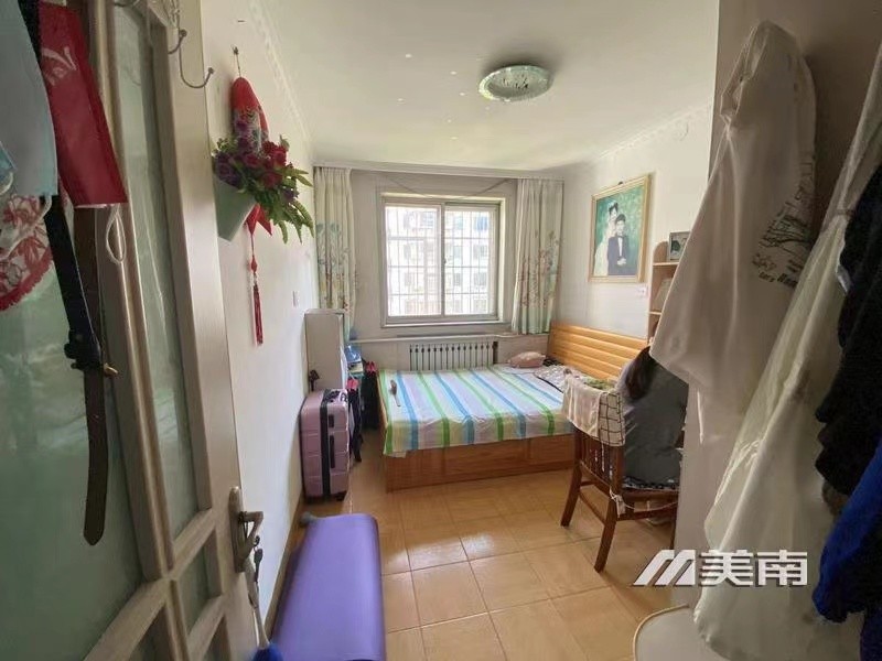 3科技广场附近,步梯矮楼层,仅售45万