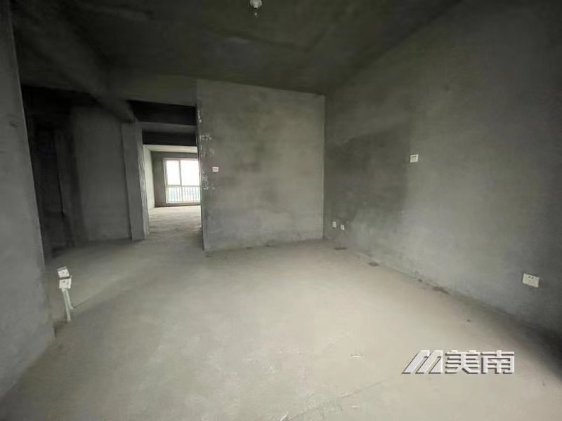 降价急售!怡和花园电梯房,三室两厅两卫,62万