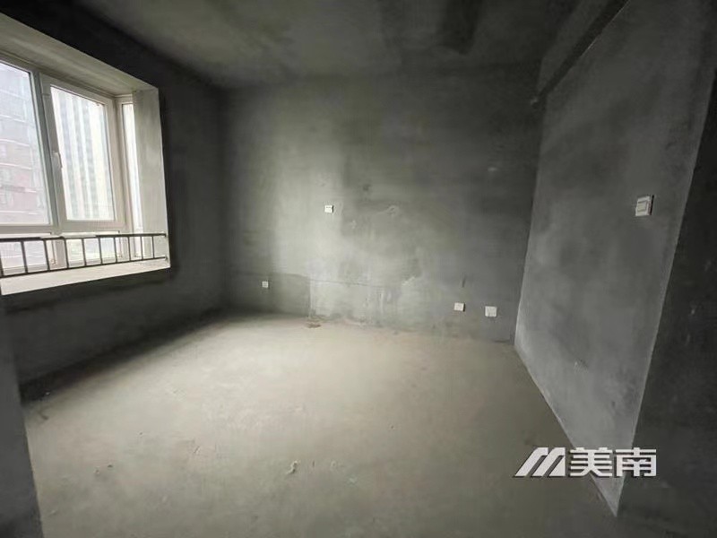 降价急售!怡和花园电梯房,三室两厅两卫,62万