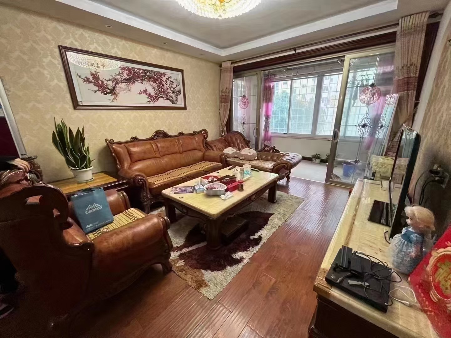 3降价急售文苑星城二楼,全屋实木家居,南向客厅