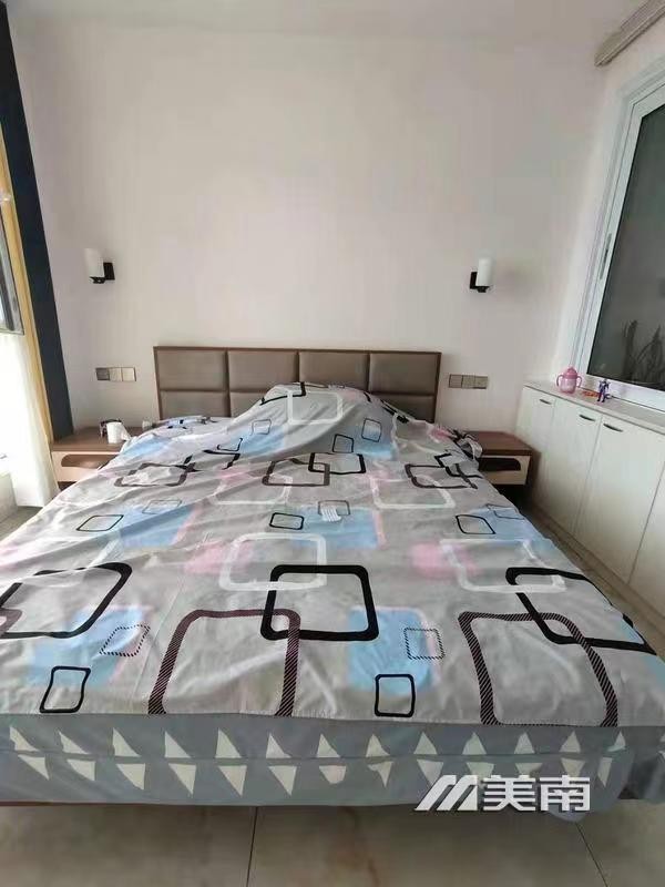 3急售双语学区,电梯精装三室,拎包入住,仅售78万
