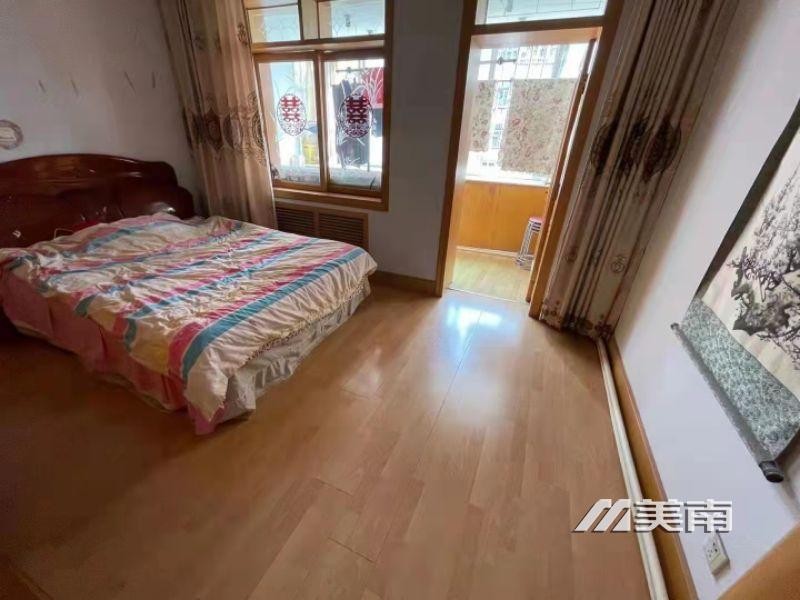 3双实验学区二楼,精装两室,仅售43万