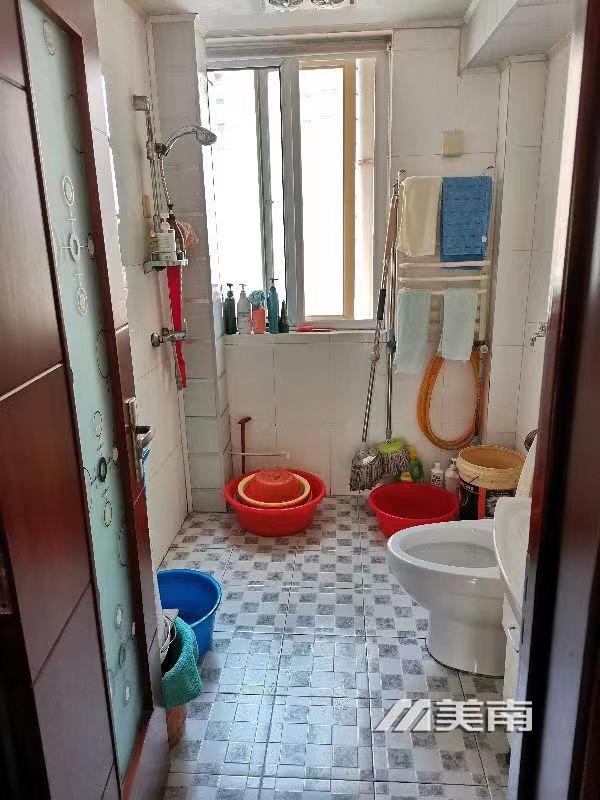 3双语小学实验中学学区,教育路九区,精装三室,卫生间有窗