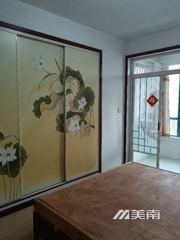 3玉皇学区,家和苑一楼,加小房加车库,仅售45万
