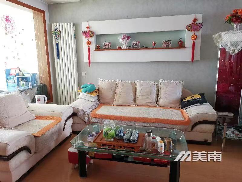 3双语小学实验中学学区,教育路九区,精装三室,卫生间有窗