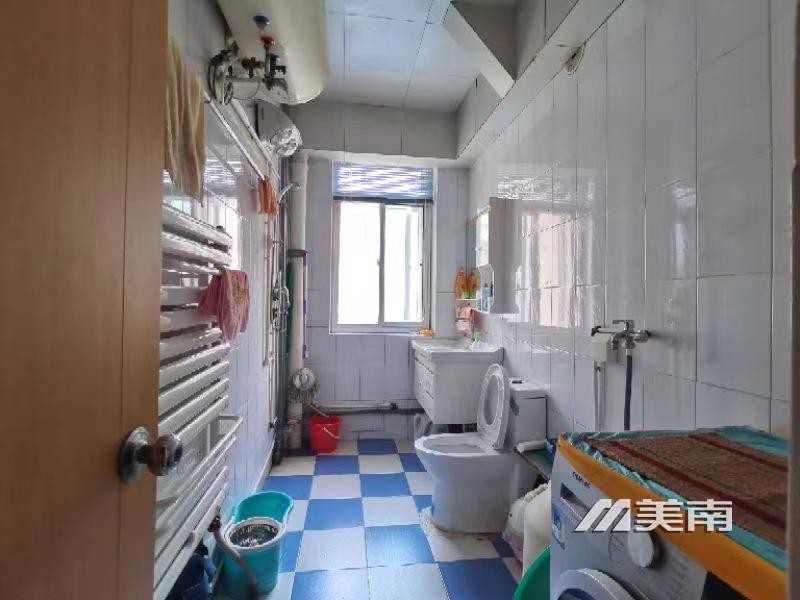 3汇泉学区,房子保养很好,拎包入住,可贷款