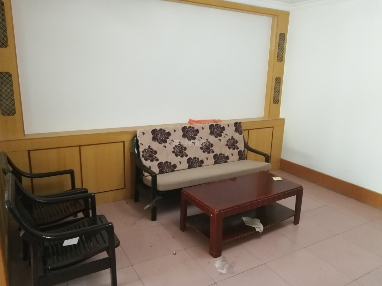 教育路小区,靠近西门,精装修,带家具家电,拎包入住