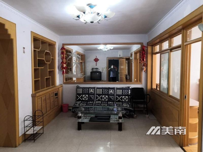 出租双实验学区房玫瑰苑小区低楼层100平三室两厅,家具家电齐全,拎包入住,租金1200元