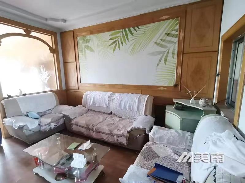 出租玫瑰苑小区高层 86平 精装三室两厅一卫 拎包入住 租金1100