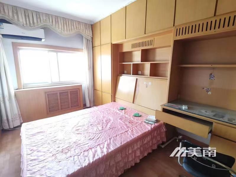 出租玫瑰苑小区高层 86平 精装三室两厅一卫 拎包入住 租金1100