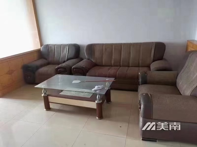 3二小实验中学学区,中间楼层,三室,仅售52万8