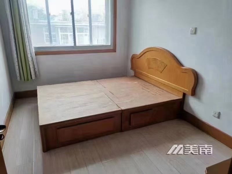 3二小实验中学学区,中间楼层,三室,仅售52万8
