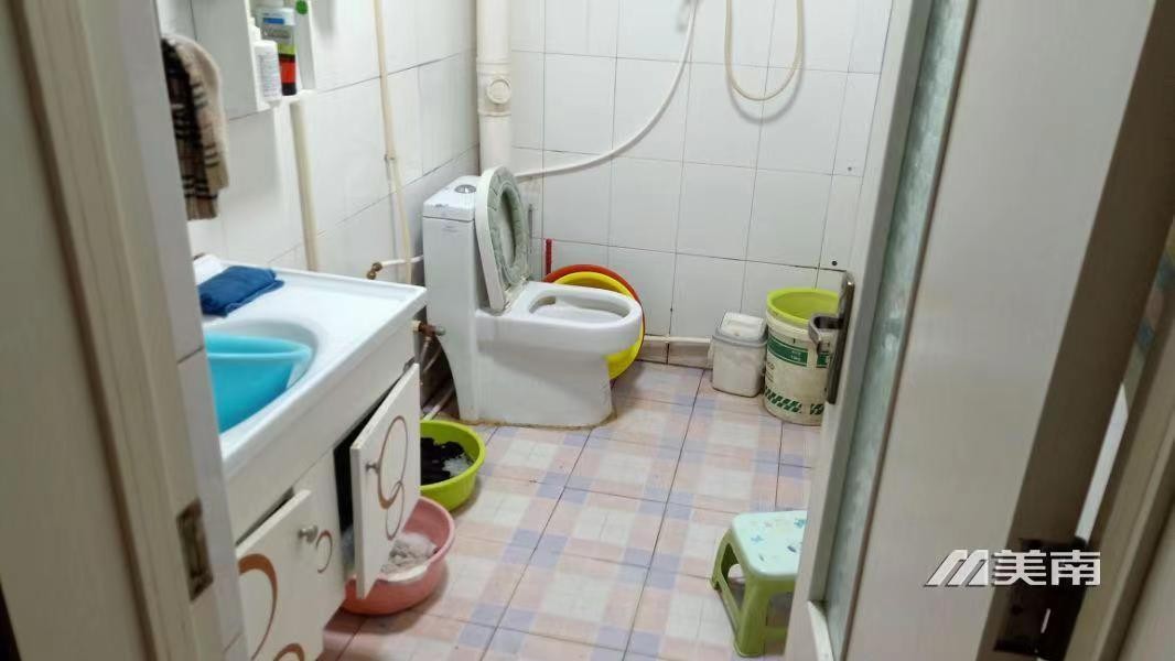 3降价急售,粮建小区,精装三室,仅售36万8