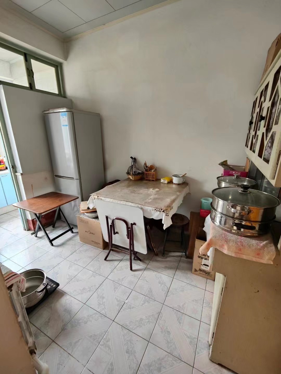 3汇泉附近,三室朝阳,卫生间带窗,仅售39万