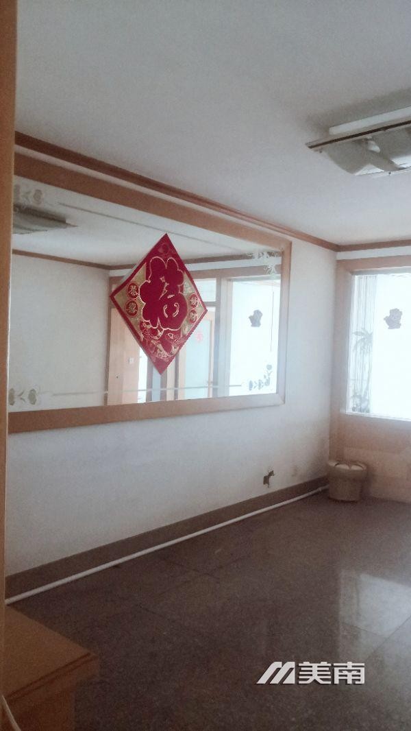 3科技广场附近中层,学位未用,看中价还可议,有钥匙看房方便