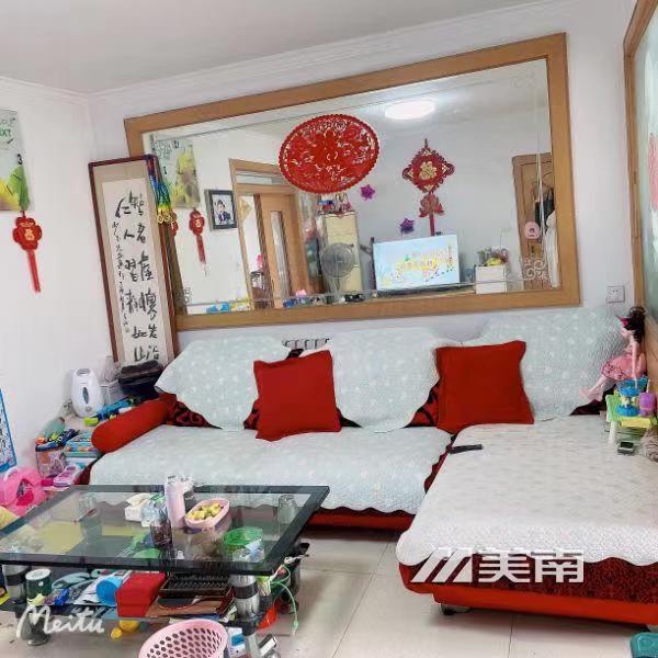 粮建小区70平,精妆三室,房子光线明亮,瘦29万8