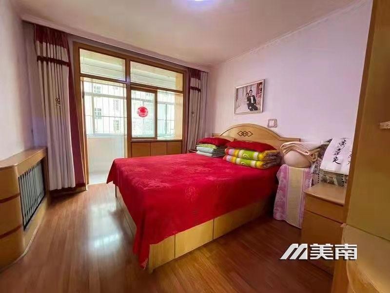 3汇泉花园一楼,学位未用,拎包入住,看中价还可议