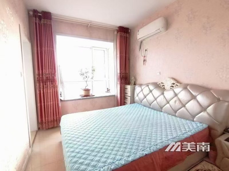 3赔钱卖啦!电梯两室,临近科技广场,仅售48万