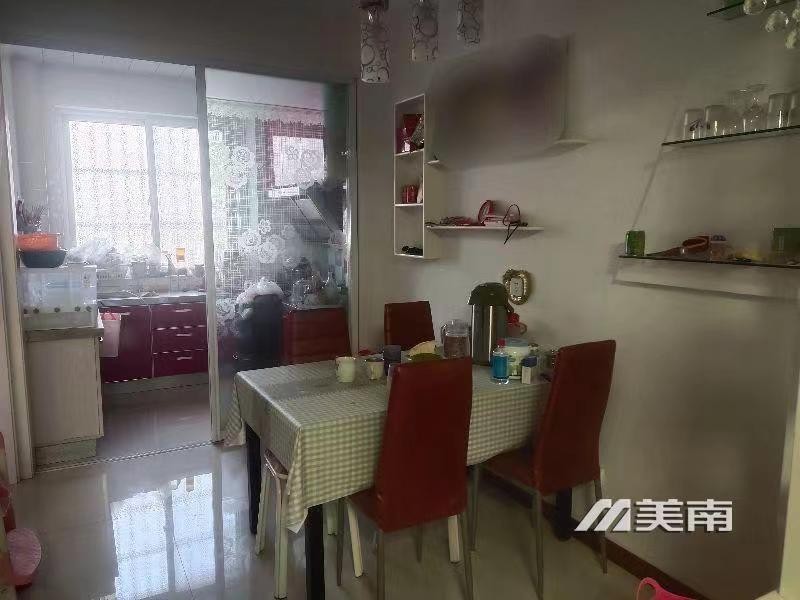 急售! 凤凰城 精装三室 黄金楼层 94加小房仅售56万