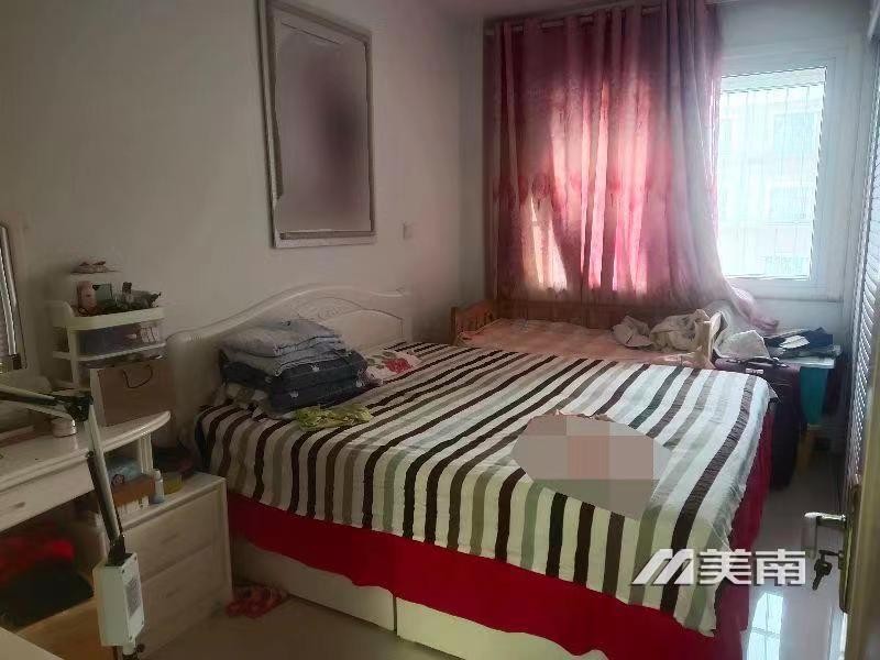 急售! 凤凰城 精装三室 黄金楼层 94加小房仅售56万