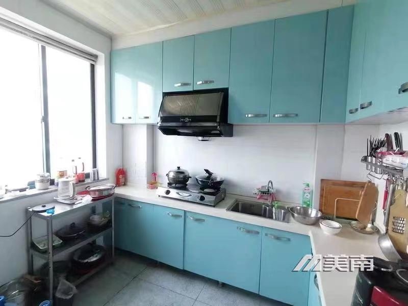 降价000167城东文萃佳苑,黄金楼层120加9小房,4室两厅,家里有俩孩子的首选,拎包入住,仅售78万