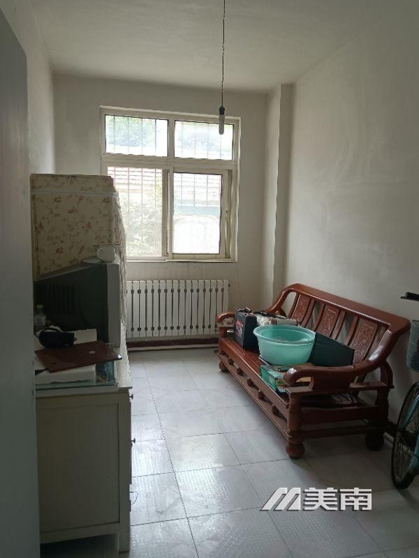 3双实验学区北小区,一楼带院带南平房,有学位