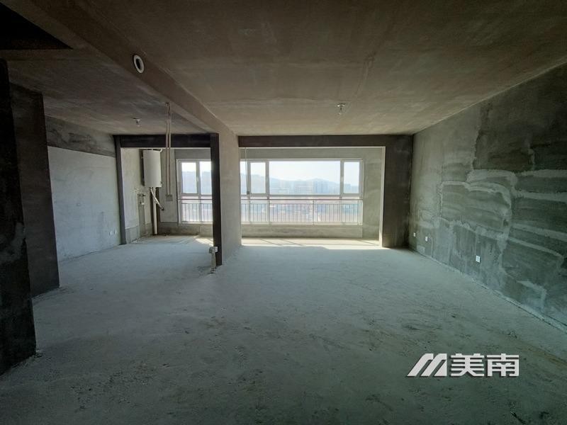3金日天誉,带小房带车位,侧隐式厨房,双阳台