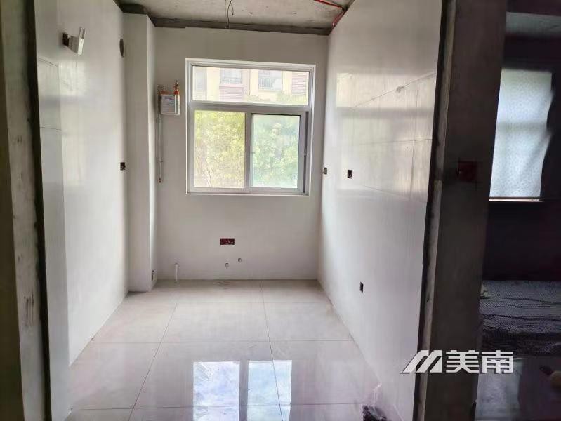 3十里庄园二楼,证已下可贷款,55万