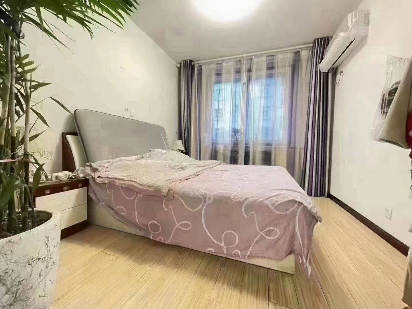 3粮建小区二楼,框架结构,急售52万8,拎包入住