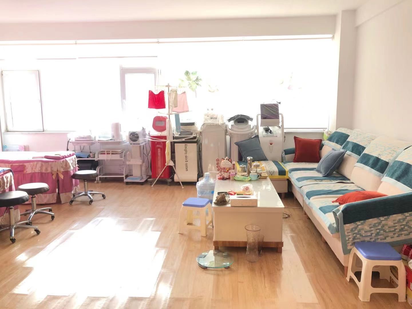 金丰苑 独栋公寓 年租13000 带空调