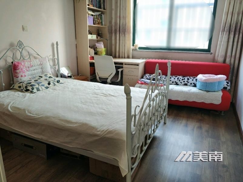 3二小实验中学学区,明珠园西区2楼,框架结构,精装三室