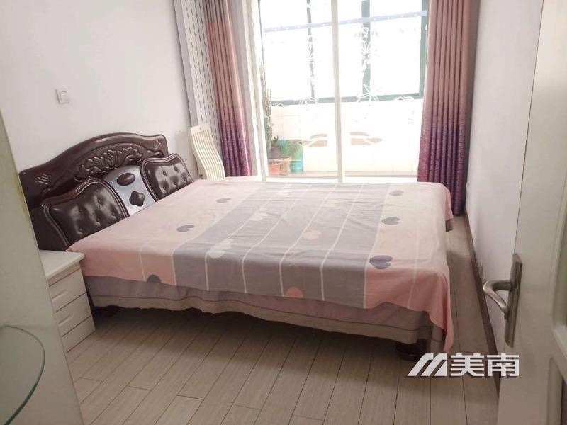 001750明珠园西区低楼层92平加11小房,框架结构,三室两厅,63米