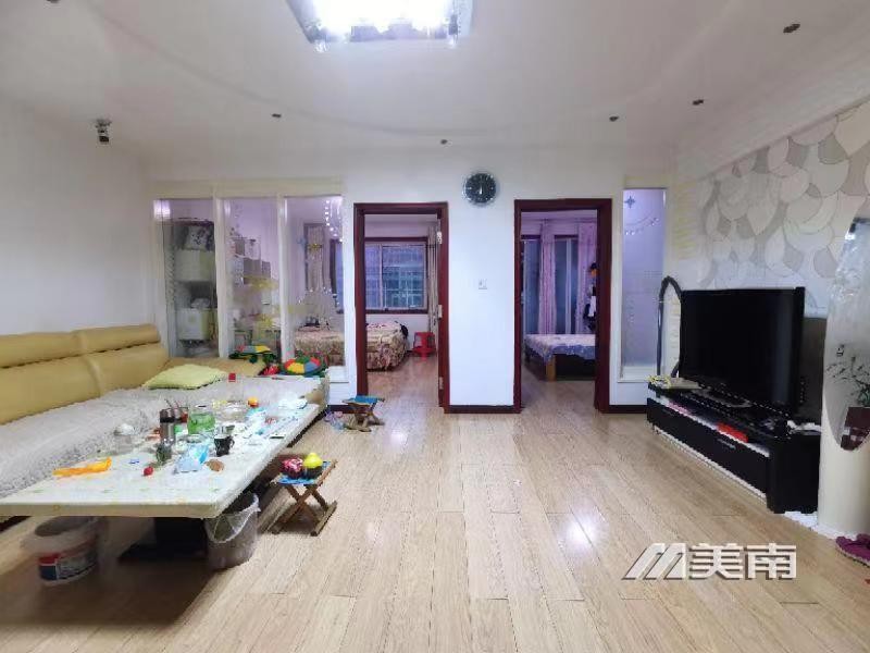 3掖县公园旁边,步梯一楼,精装两室,拎包入住