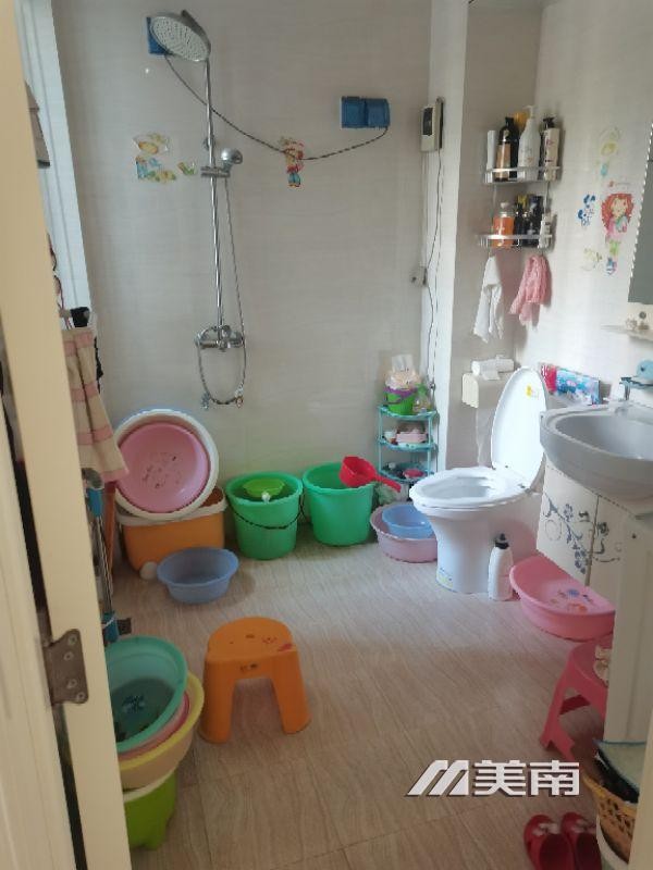 3文峰中学学区云峰名苑1楼,精装三室,城东好位置