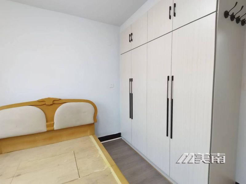 3文峰中学学区,两室,与文峰中学也就一墙之隔