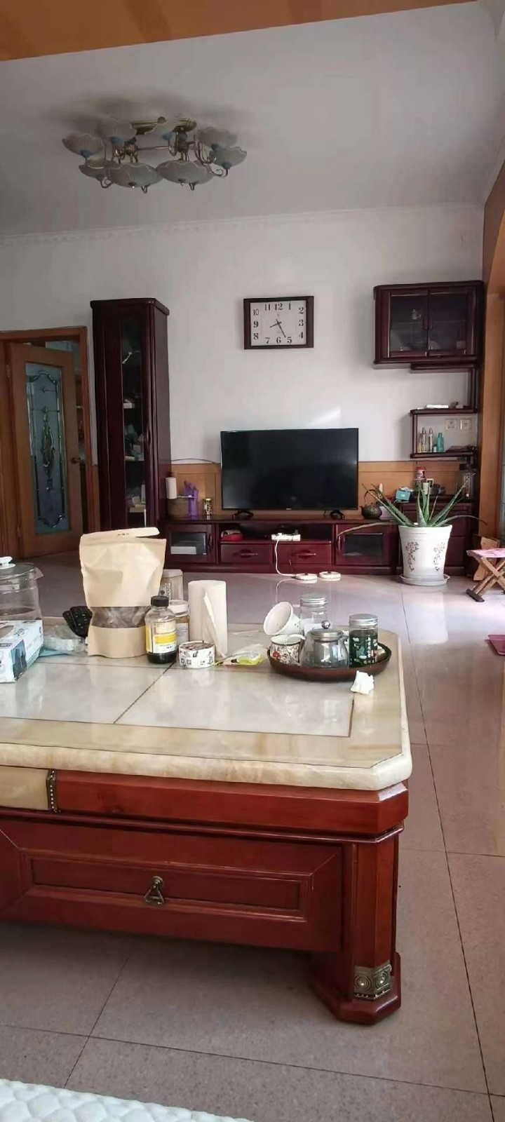 实验中学三间把头二层楼,可步行上学!