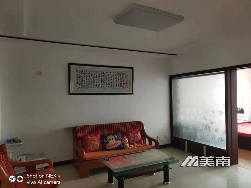 000410出租明珠园西区低楼层92平,三室两厅,家具家电齐全,拎包入住,租金1500