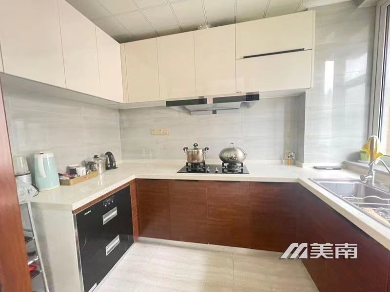 3福庆苑低层,带学位,精装少住两室