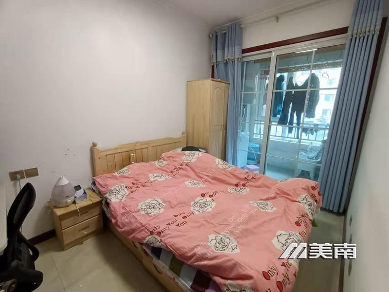 3中铁国际城,精装三室,仅售76万8,证在手可贷款,有钥匙看房方便