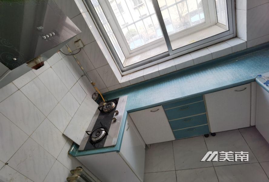 3双语学区坊苑小区1楼,三室,仅售50万