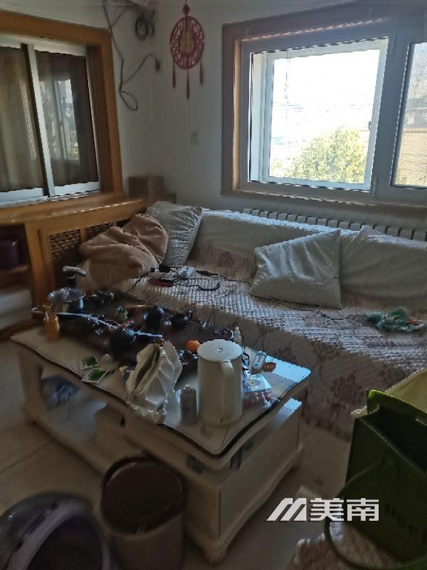 3降价了,28万就能选购,双实验学区91平,精装三室