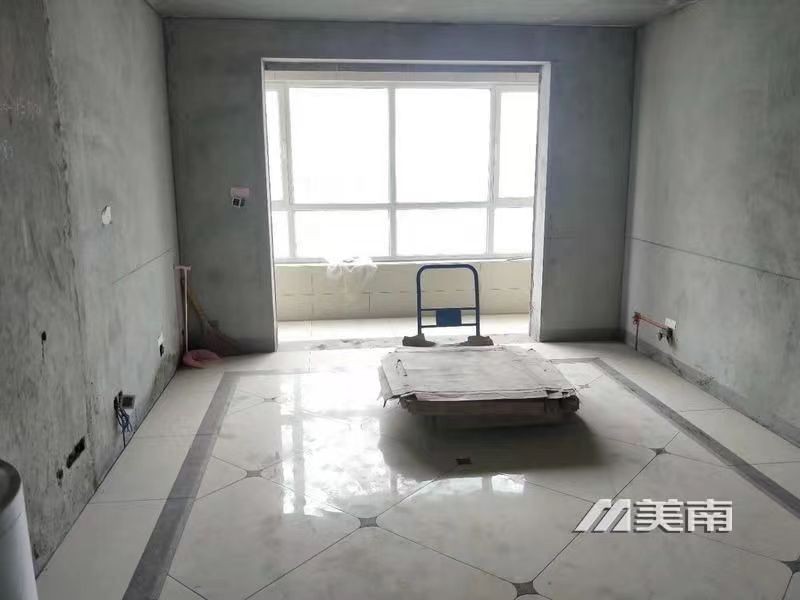 3恒隆凯旋城,电梯9楼,捡漏价128万包大税